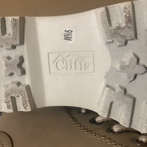 Cliffs boots - Picture 4 of 10